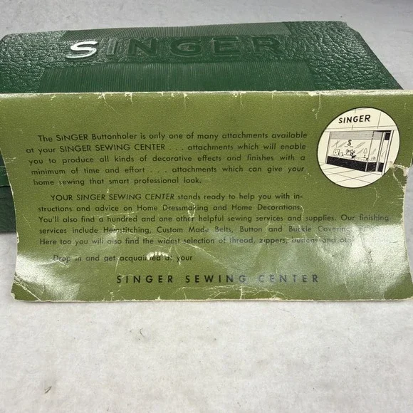 Singer Buttonhole Attachment w/ Instructions Templates Green Case 160506 Vintage - Picture 7 of 7